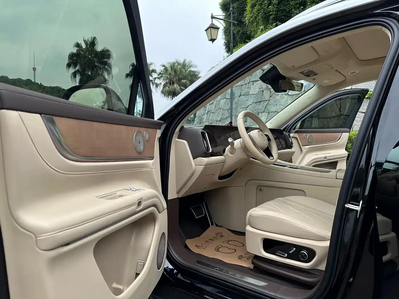 Wenjie M9 2024 Range Extended Ultra Edition 42kWh 6-Seater — миниатюра 9