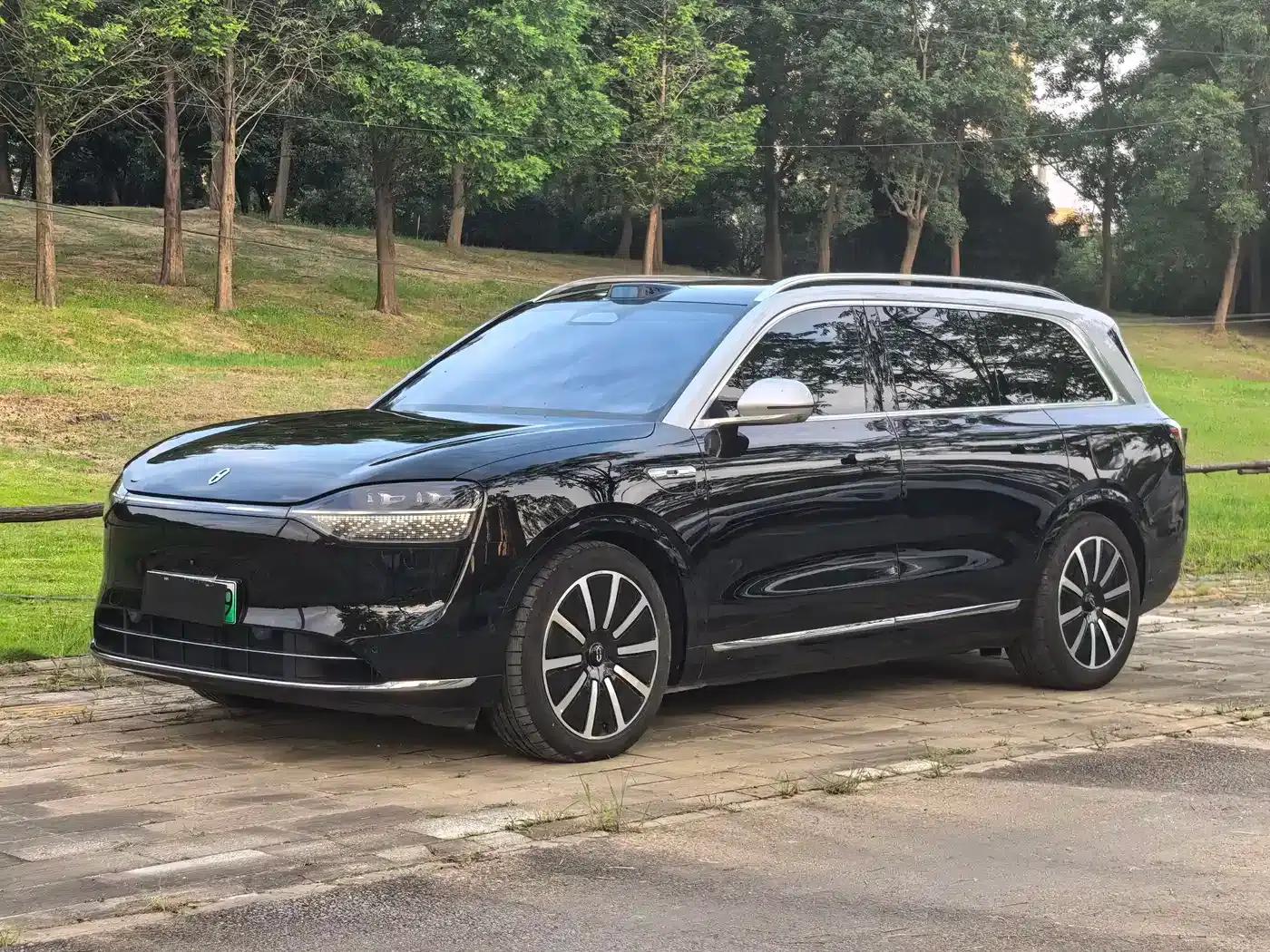 Wenjie M9 2024 Range Extended Ultra Edition 52kWh 6-Seater — миниатюра 1