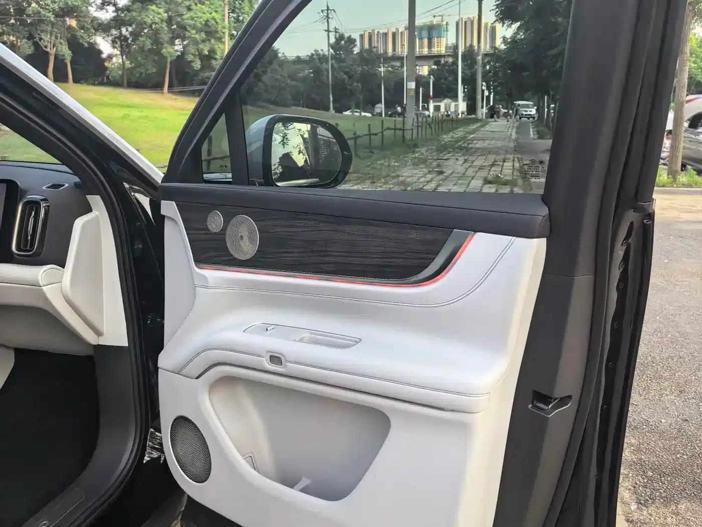 Wenjie M9 2024 Range Extended Ultra Edition 52kWh 6-Seater — миниатюра 29
