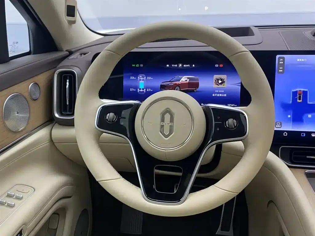 Wenjie M9 2025 Ultra Extended Range Edition (52kWh, 6-seater, 192-line LiDAR) — миниатюра 14