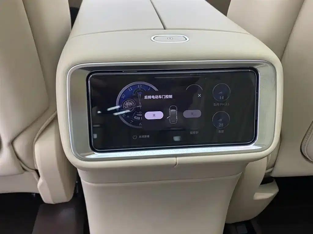 Wenjie M9 2025 Ultra Extended Range Edition (52kWh, 6-seater, 192-line LiDAR) — миниатюра 22