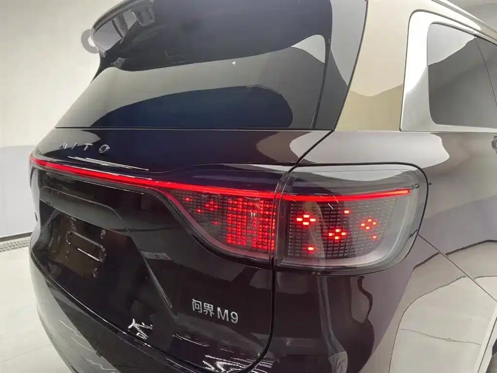 Wenjie M9 2025 Ultra Extended Range Edition (52kWh, 6-seater, 192-line LiDAR) — миниатюра 10