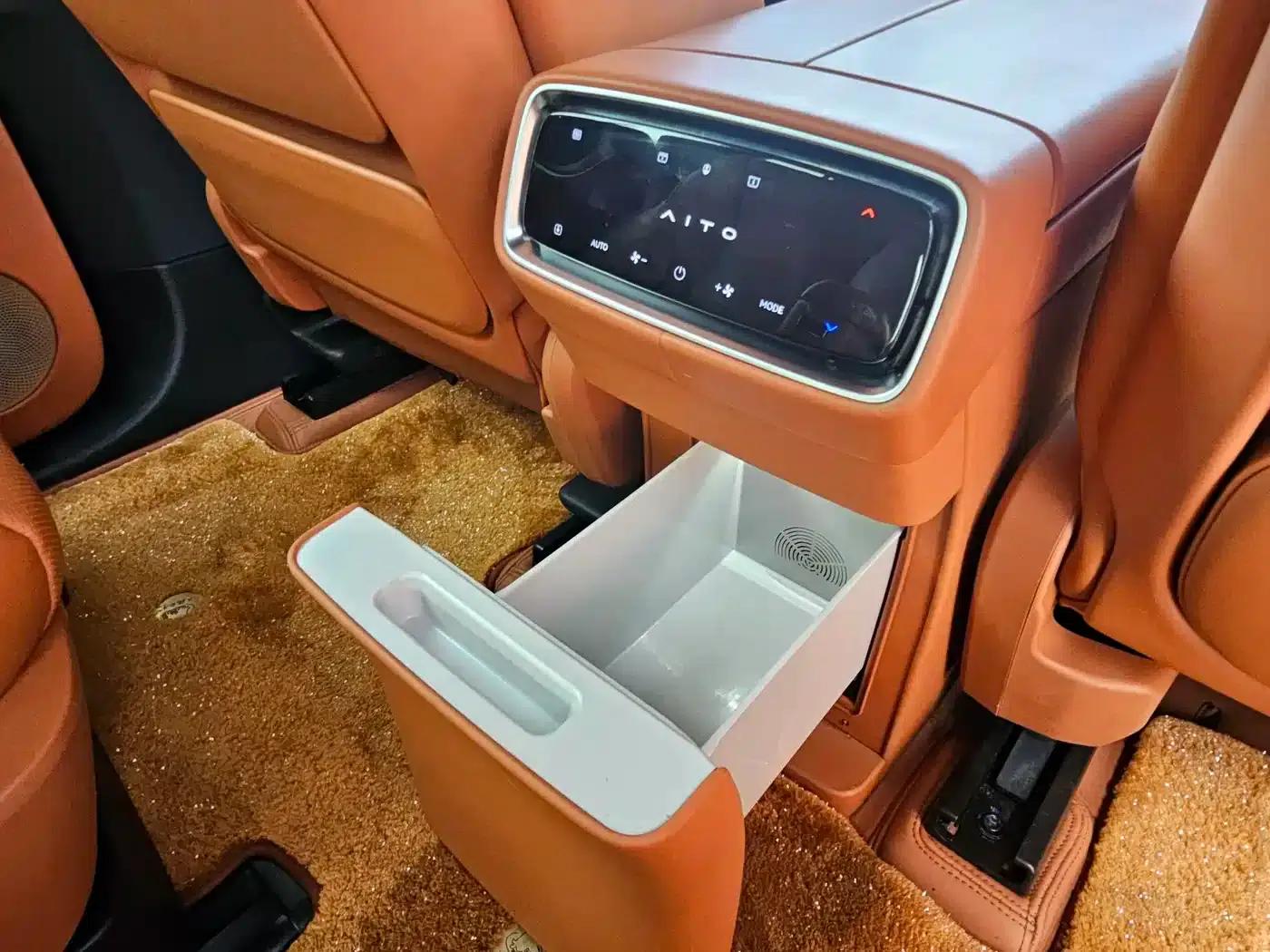 Wenjie M9 2024 Range Extended Ultra Edition 42kWh 6-Seater — миниатюра 20