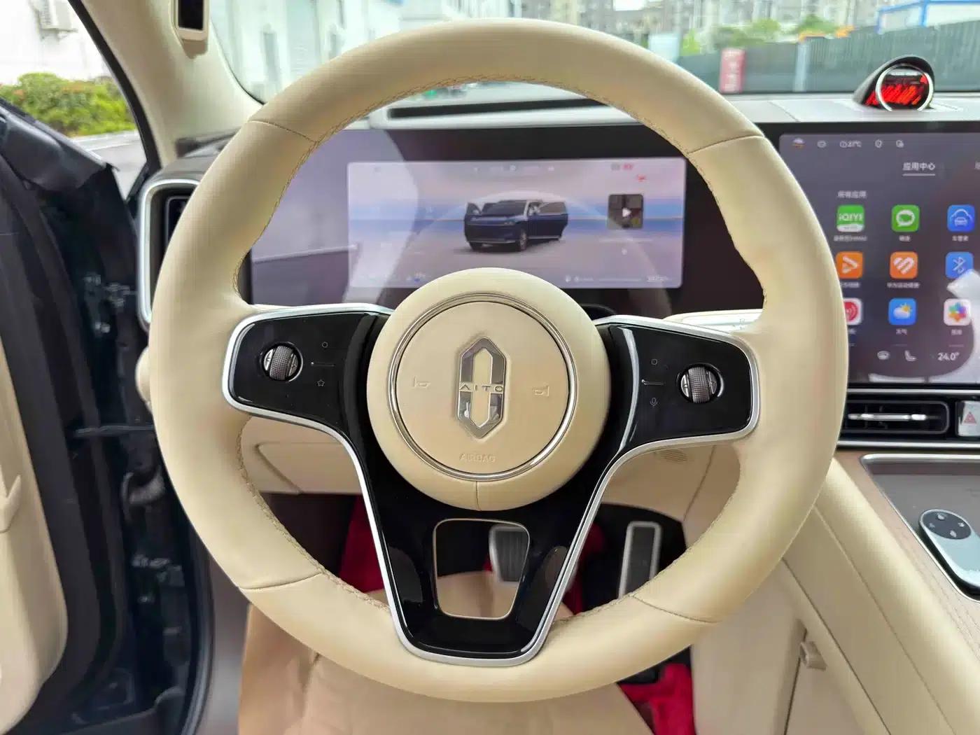 Wenjie M9 2025 Ultra Extended Range Edition 52kWh 6-Seat Version (192-line LiDAR) — миниатюра 18