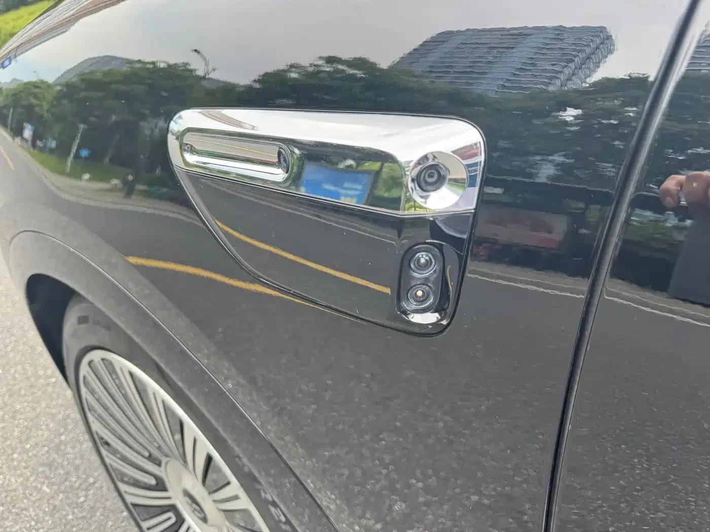 Wenjie M9 2025 Ultra Extended Range Edition (52kWh, 6-seater, 192-line LiDAR) — миниатюра 12