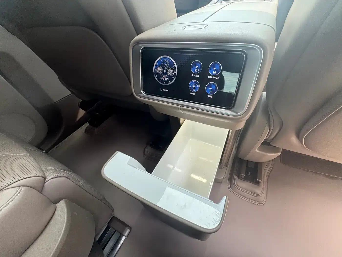 Wenjie M9 2025 Ultra Extended Range Edition (52kWh, 6-seater, 192-line LiDAR) — миниатюра 19