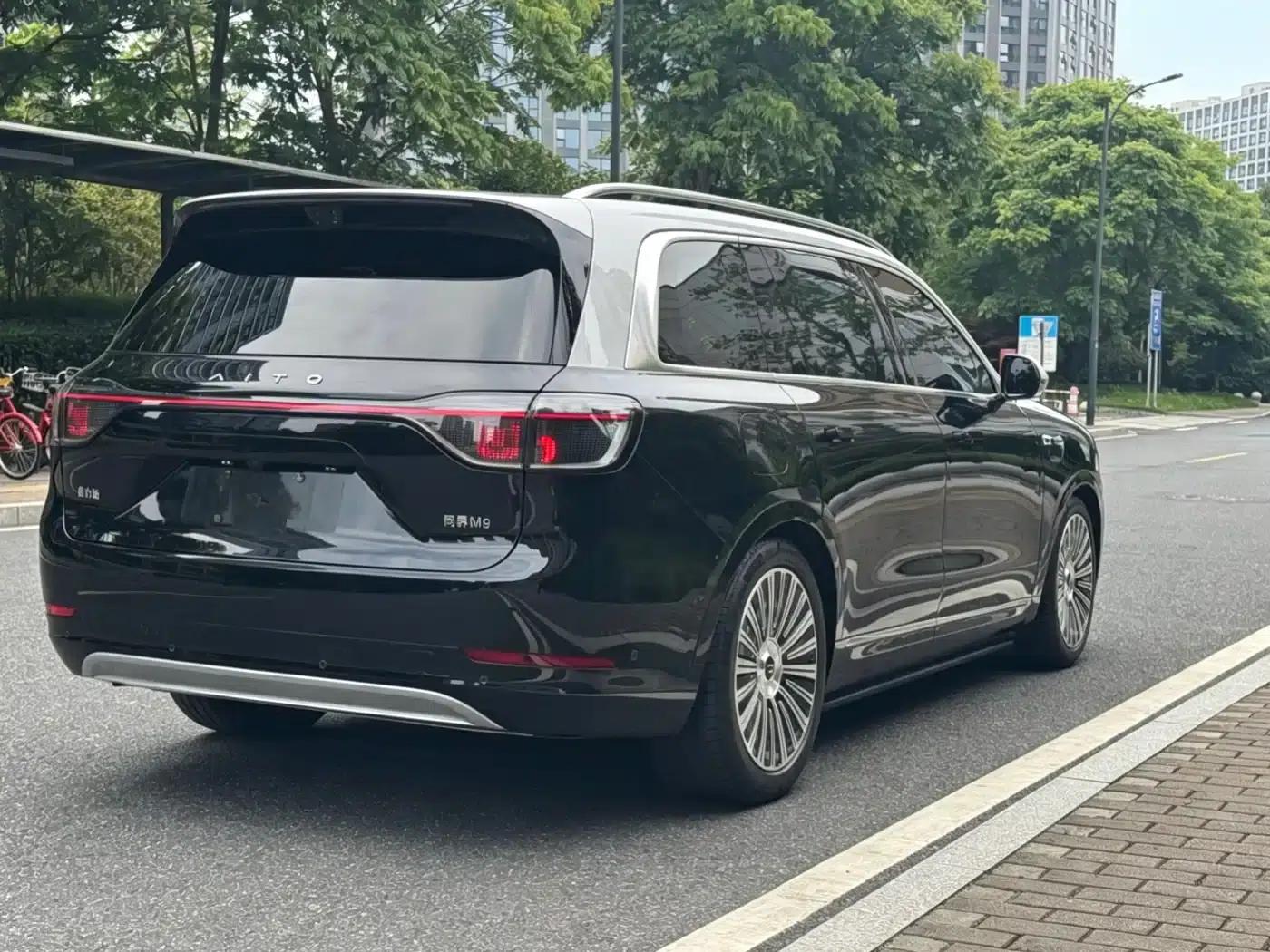 Wenjie M9 2025 Ultra Extended Range Edition (52kWh, 6-seater, 192-line LiDAR) — миниатюра 6
