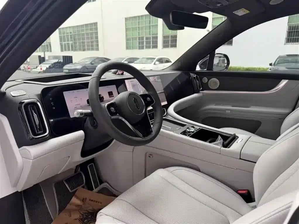 Wenjie M9 2024 Range Extended Ultra Edition 42kWh 6-Seater — миниатюра 5