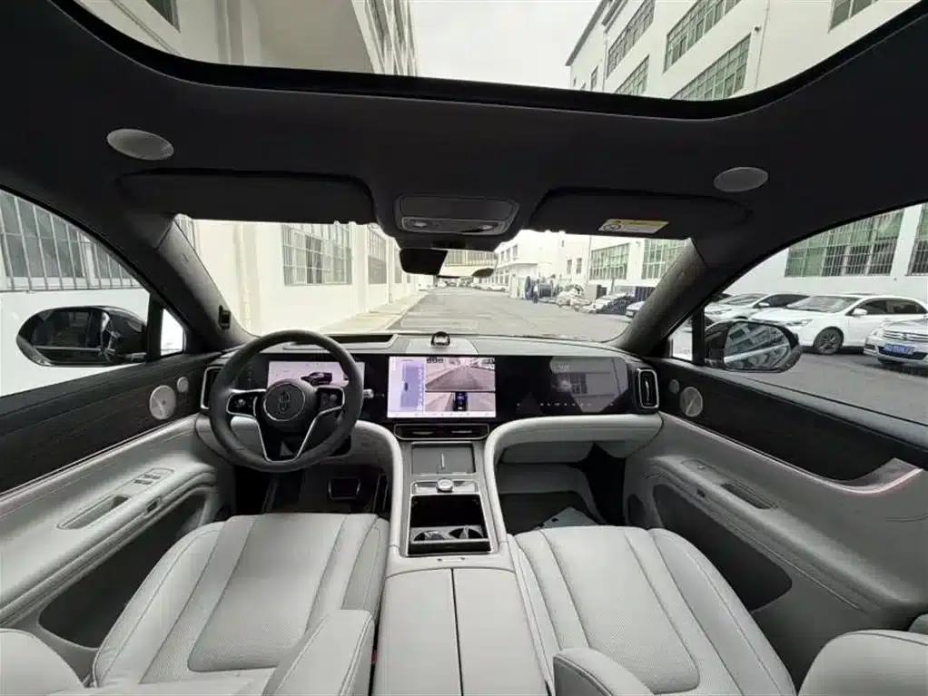Wenjie M9 2024 Range Extended Ultra Edition 42kWh 6-Seater — миниатюра 7