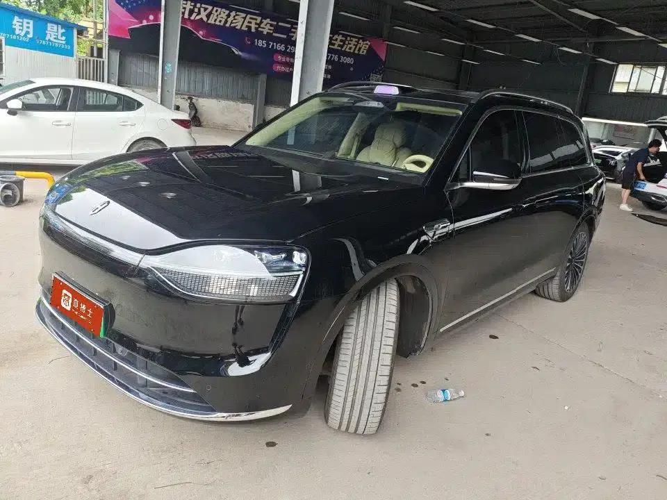 Wenjie M9 2024 Range Extended Ultra Edition 42kWh 6-Seater — миниатюра 1