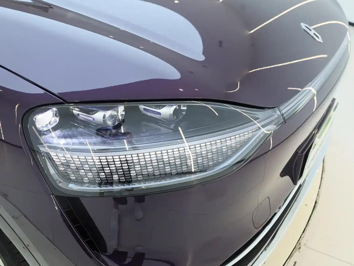 Wenjie M9 2025 Extended Range Ultra Edition 52kWh 5-Seat Version (192-line LiDAR) — миниатюра 19