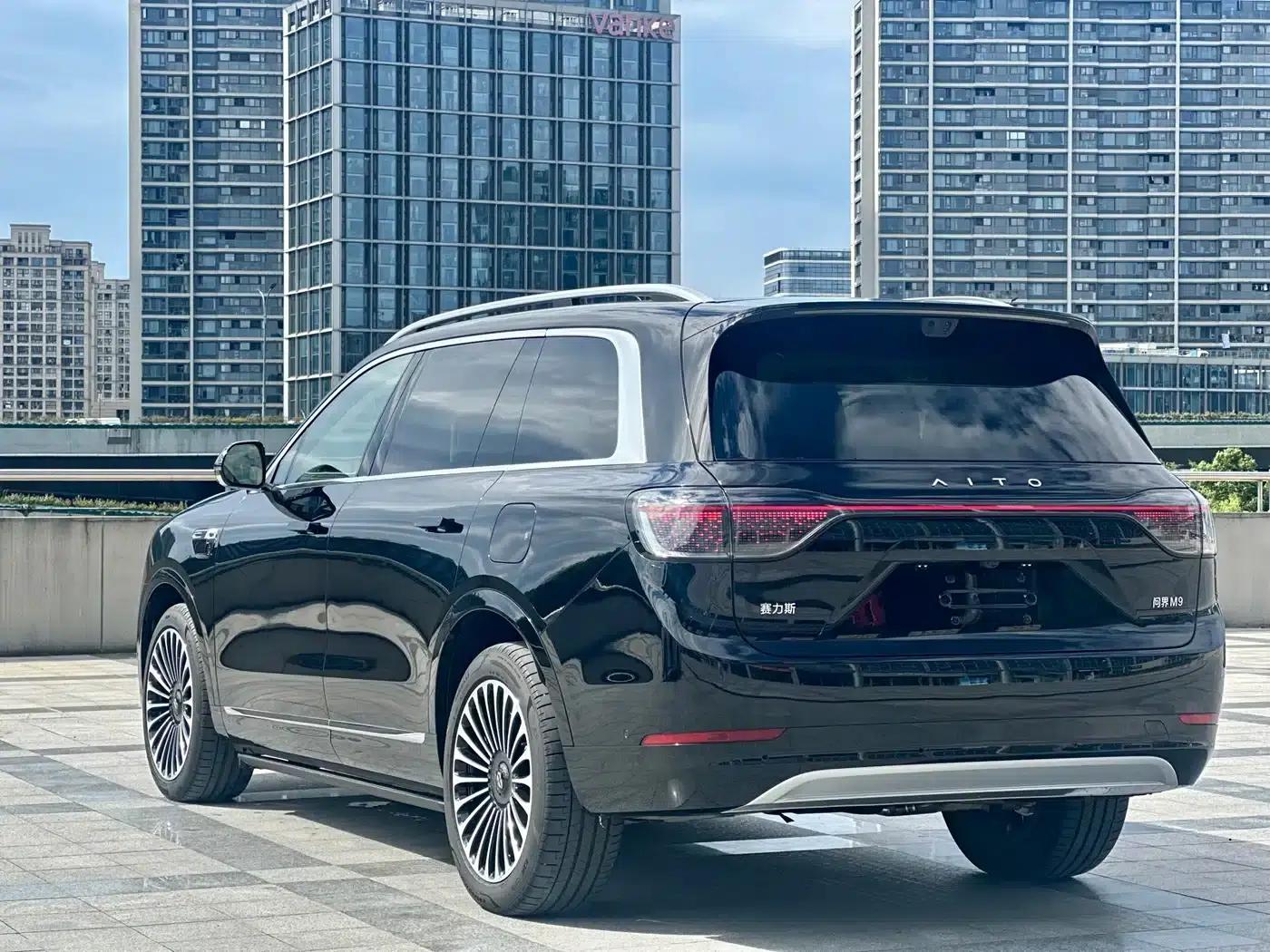 Wenjie M9 2025 Ultra Extended Range Edition 52kWh 6-Seat Version (192-line LiDAR) — миниатюра 17