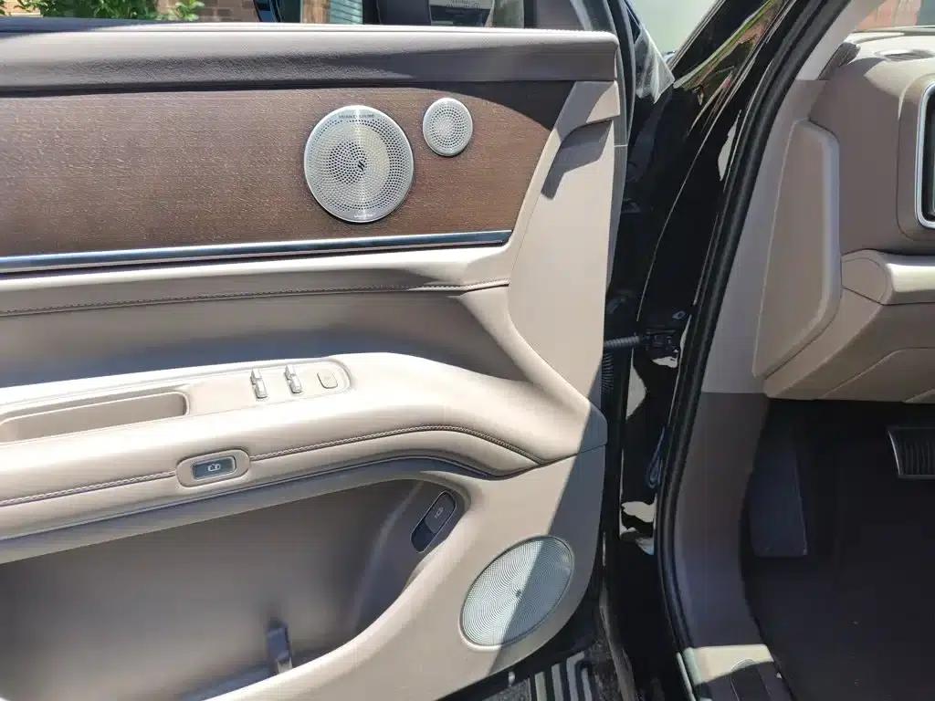 Wenjie M9 2025 Ultra Extended Range Edition (52kWh, 6-seater, 192-line LiDAR) — миниатюра 12