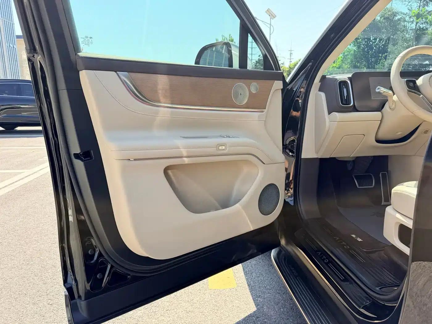 Wenjie M9 2024 Range Extended Ultra Edition 42kWh 6-Seater — миниатюра 7