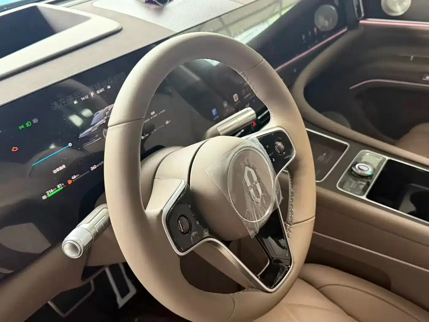 Wenjie M9 2025 Extended Range Max Edition 52kWh 6-Seat Version (896-line LiDAR) — миниатюра 13