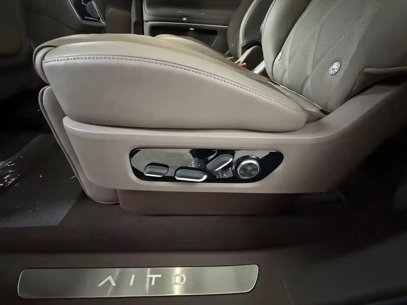 Wenjie M9 2025 Extended Range Max Edition 52kWh 6-Seat Version (896-line LiDAR) — миниатюра 21