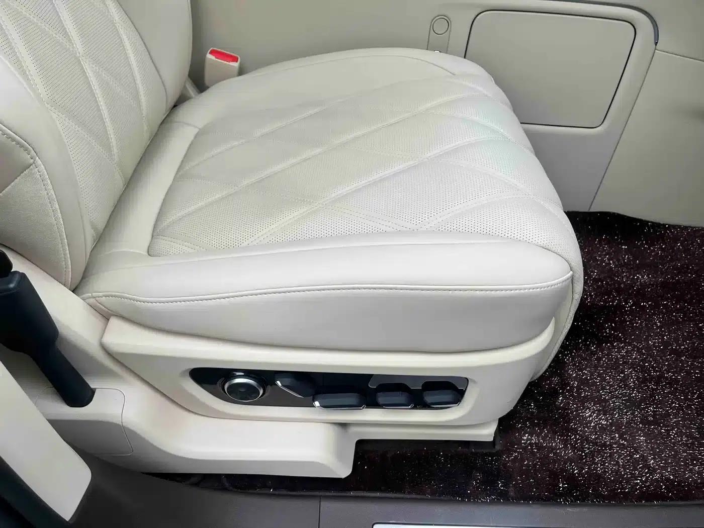 Wenjie M9 2025 Ultra Extended Range Edition (52kWh, 6-seater, 192-line LiDAR) — миниатюра 12