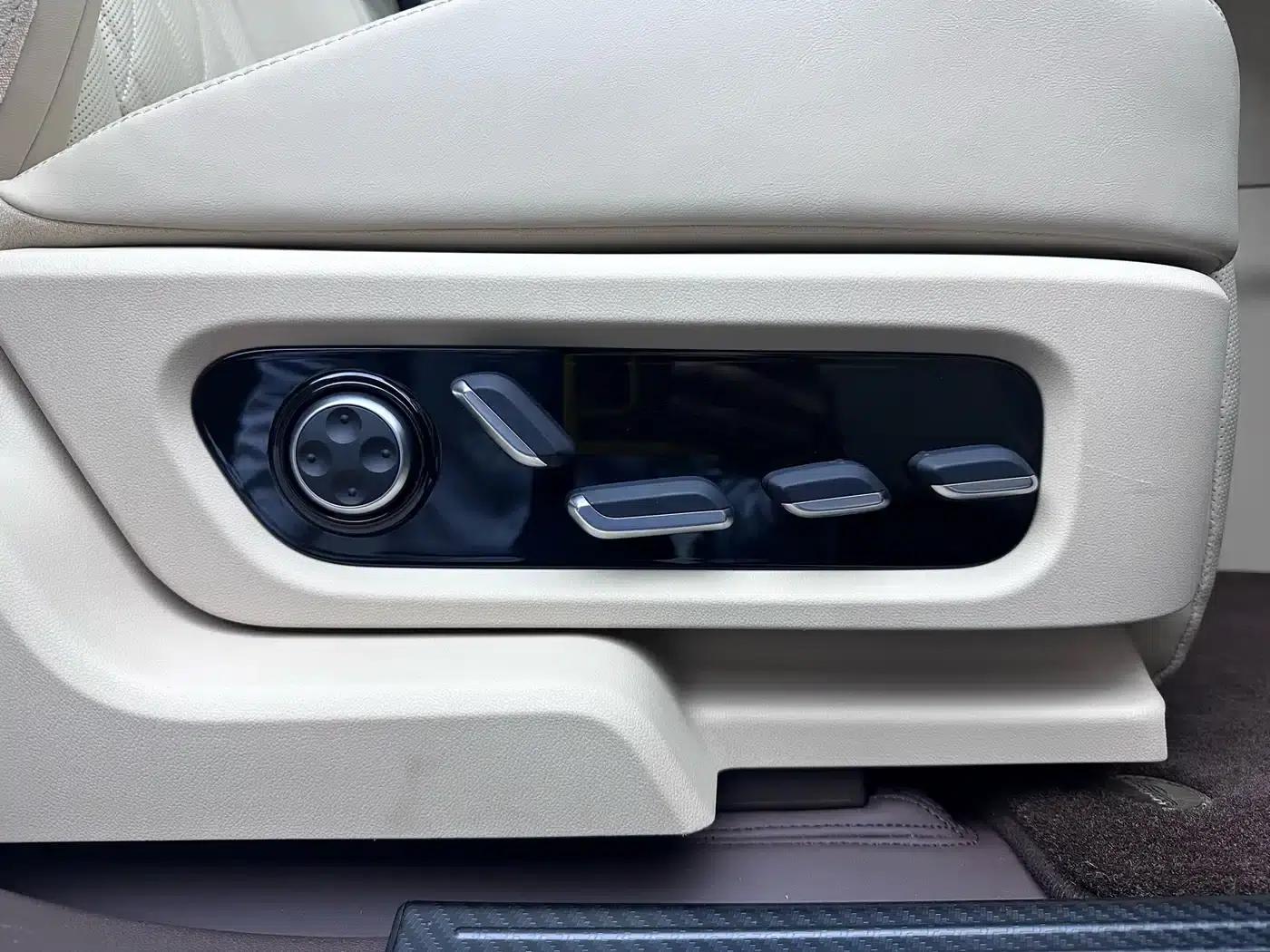 Wenjie M9 2024 Range Extended Ultra Edition 52kWh 6-Seater — миниатюра 12