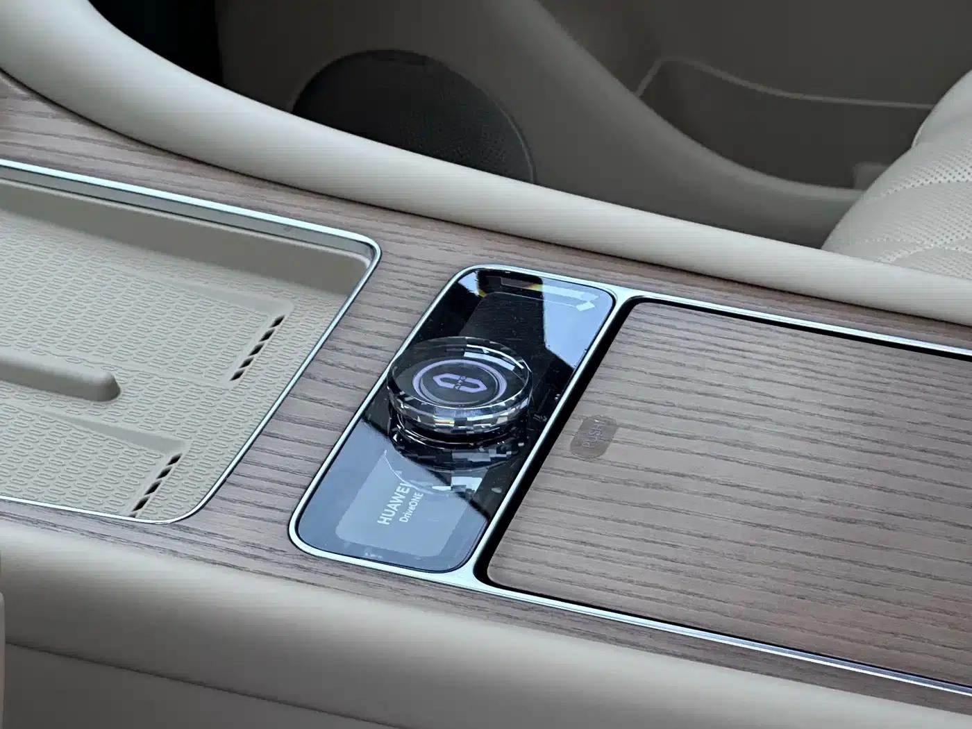 Wenjie M9 2024 Range Extended Ultra Edition 52kWh 6-Seater — миниатюра 13