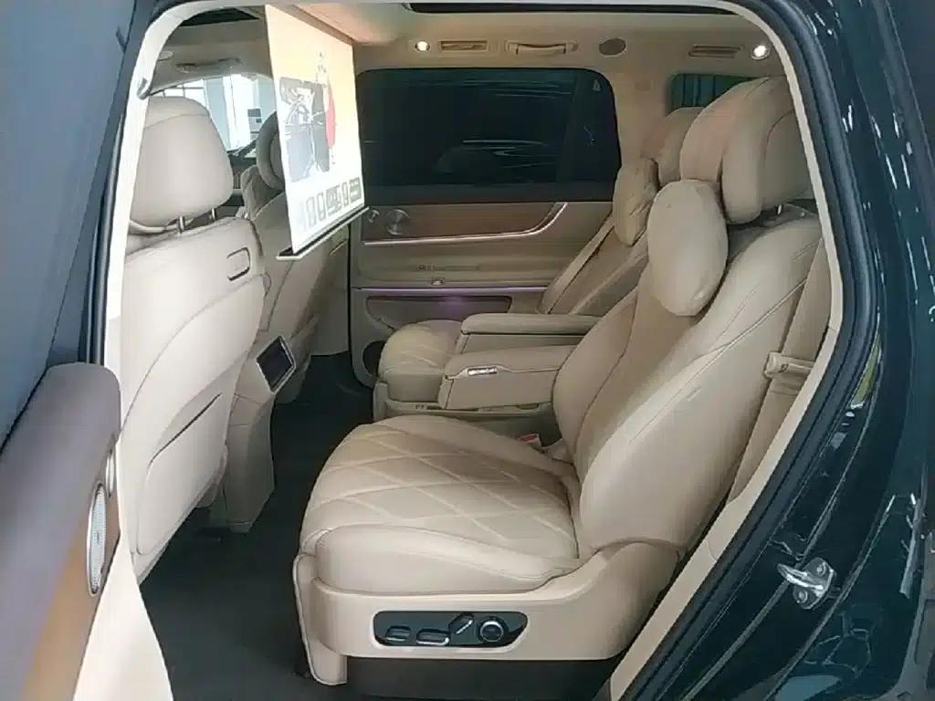 Wenjie M9 2025 Pure Electric Ultra Edition 100kWh 6-Seat Version (192-line LiDAR) — миниатюра 17