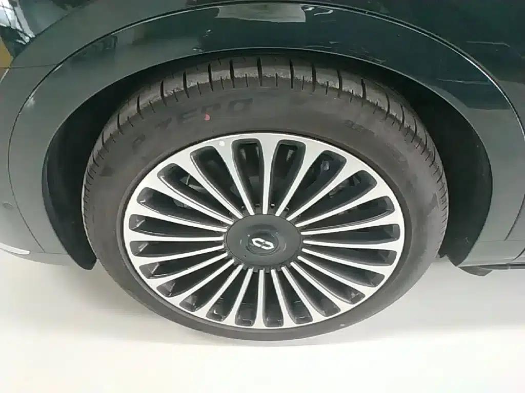 Wenjie M9 2025 Pure Electric Ultra Edition 100kWh 6-Seat Version (192-line LiDAR) — миниатюра 23