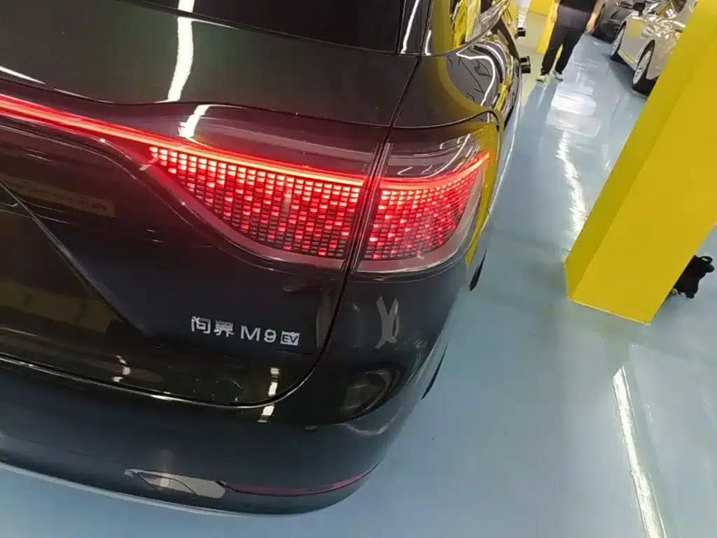 Wenjie M9 2025 Pure Electric Ultra Edition 100kWh 6-Seat Version (192-line LiDAR) — миниатюра 8