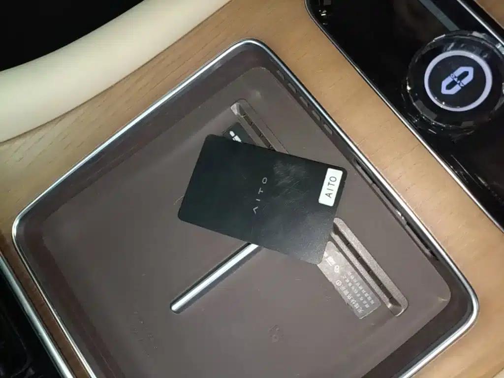 Wenjie M9 2025 Pure Electric Ultra Edition 100kWh 6-Seat Version (192-line LiDAR) — миниатюра 9