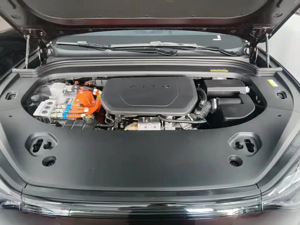 Wenjie M9 2025 Extended Range Max Edition 52kWh 6-Seat Version (192-line LiDAR) — миниатюра 16