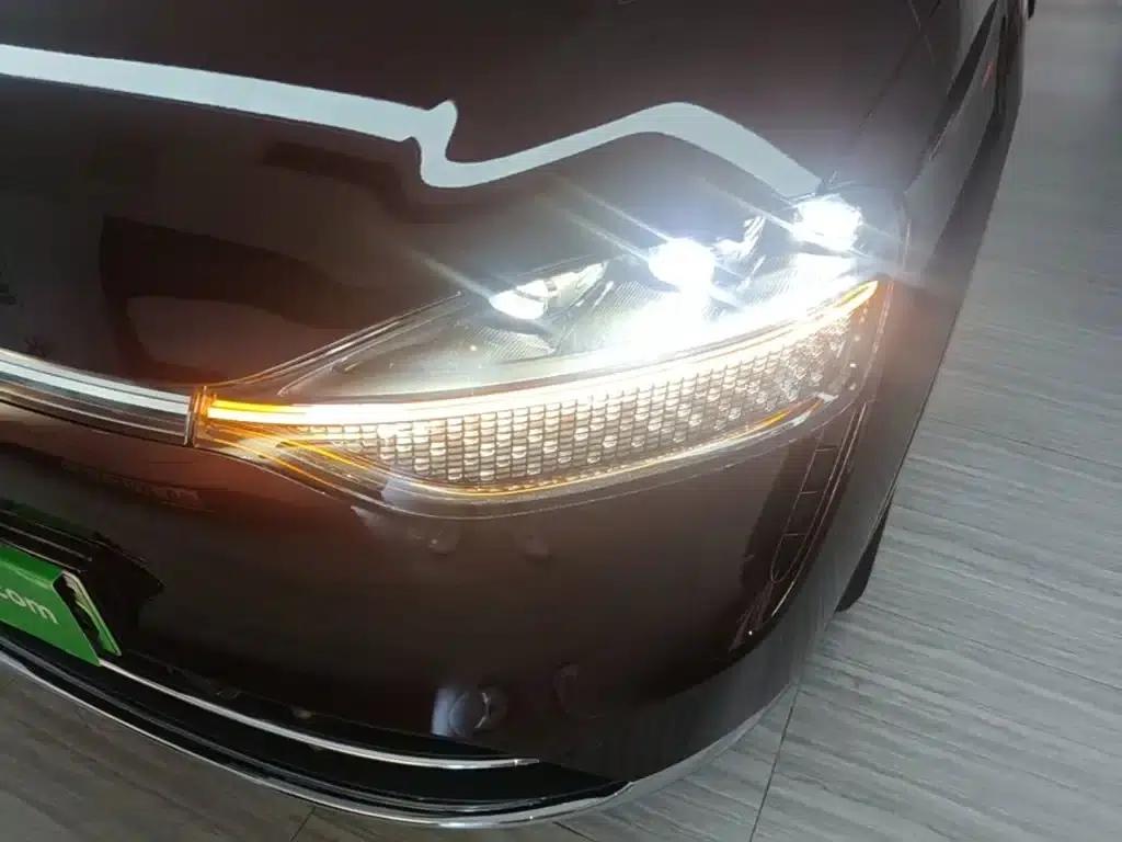 Wenjie M9 2025 Extended Range Max Edition 52kWh 6-Seat Version (192-line LiDAR) — миниатюра 18