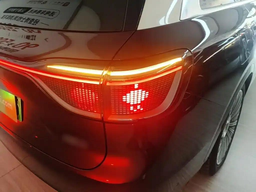 Wenjie M9 2025 Extended Range Max Edition 52kWh 6-Seat Version (192-line LiDAR) — миниатюра 24