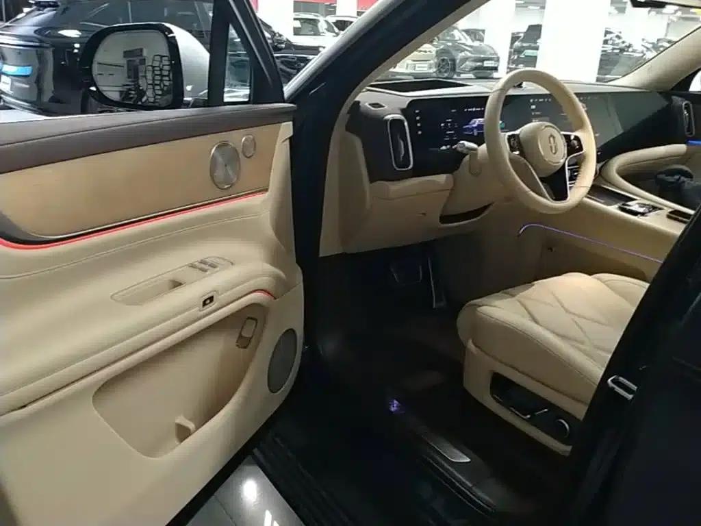 Wenjie M9 2025 Ultra Extended Range Edition 52kWh 6-Seat Version (192-line LiDAR) — миниатюра 16