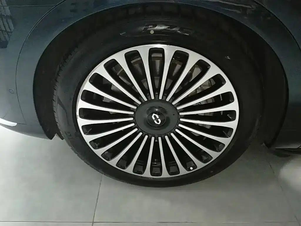 Wenjie M9 2025 Ultra Extended Range Edition 52kWh 6-Seat Version (192-line LiDAR) — миниатюра 23