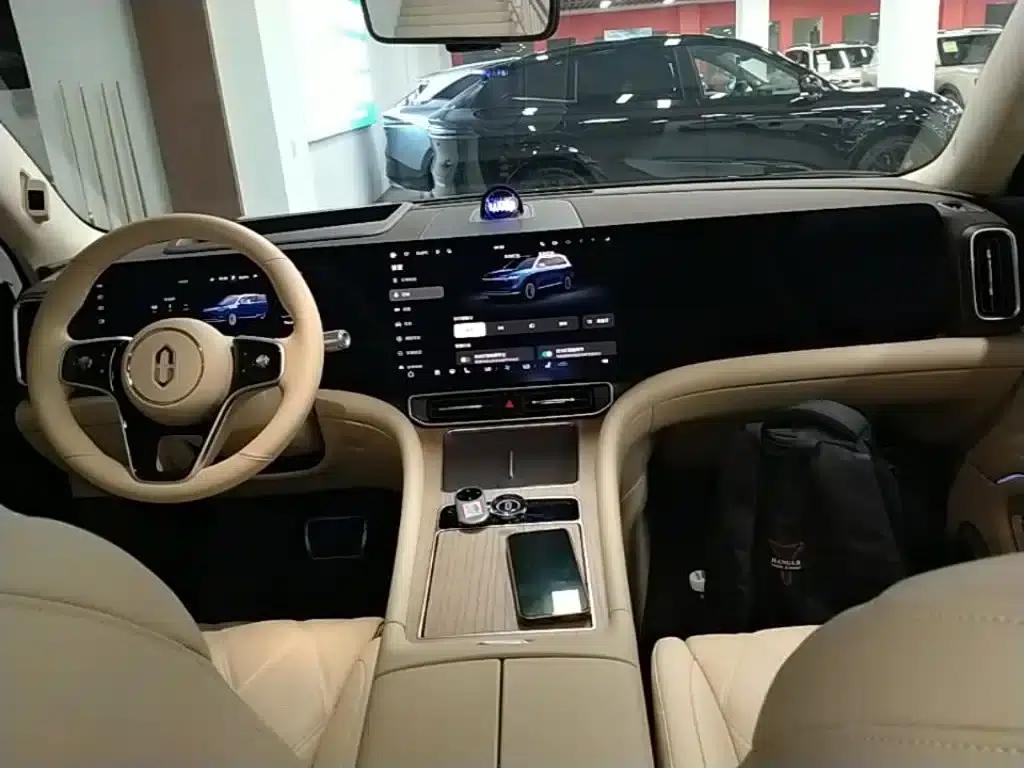 Wenjie M9 2025 Ultra Extended Range Edition 52kWh 6-Seat Version (192-line LiDAR) — миниатюра 10