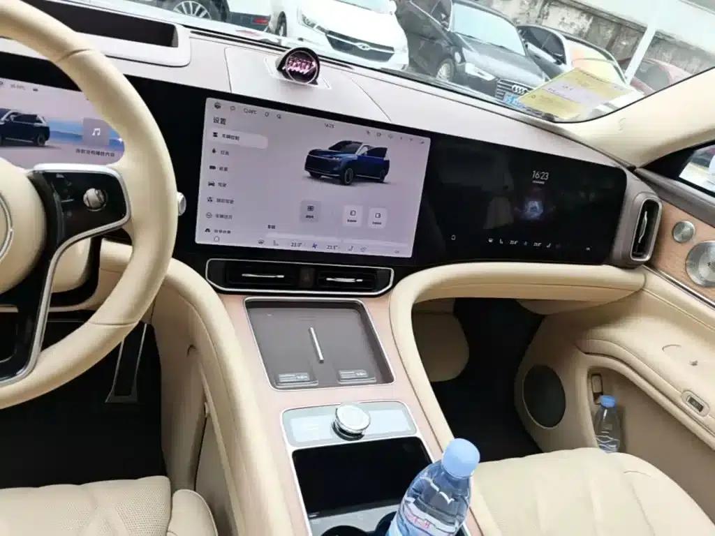 Wenjie M9 2025 Ultra Extended Range Edition 52kWh 6-Seat Version (192-line LiDAR) — миниатюра 13