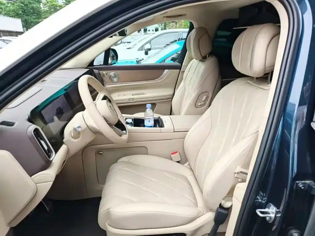 Wenjie M9 2025 Ultra Extended Range Edition 52kWh 6-Seat Version (192-line LiDAR) — миниатюра 15