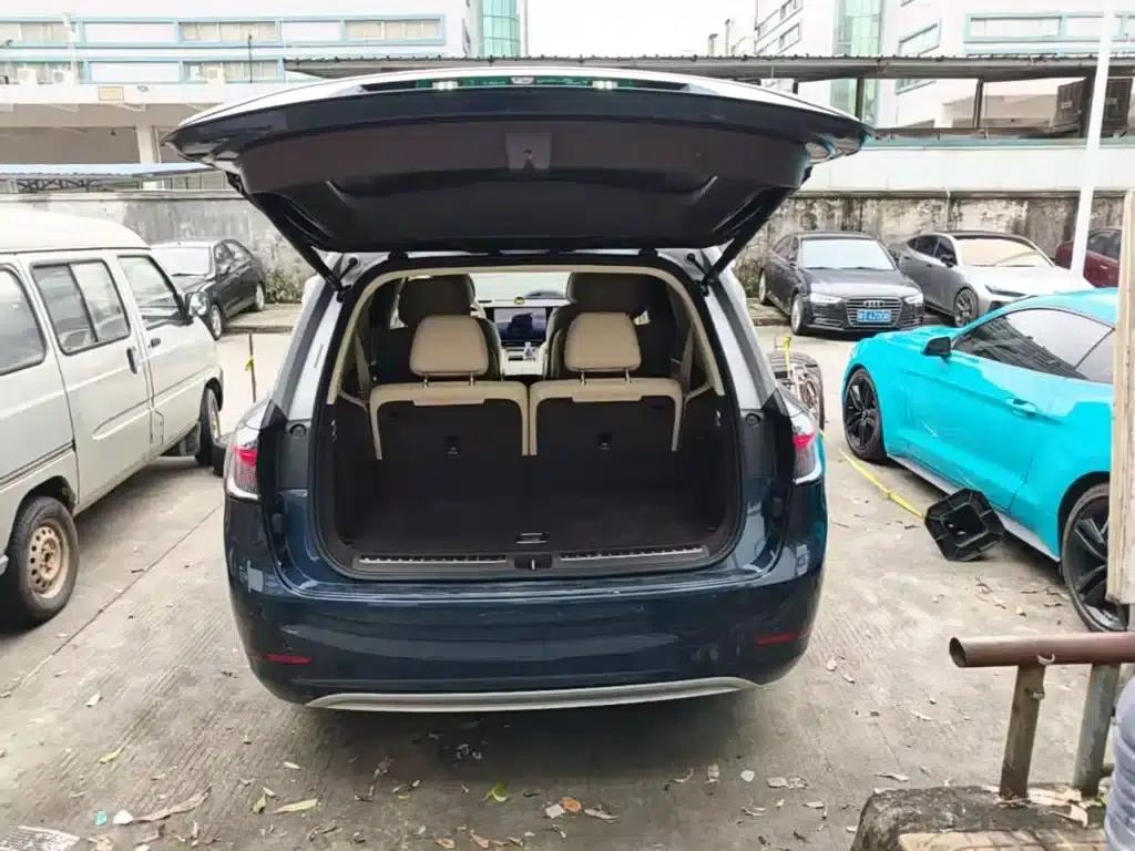 Wenjie M9 2025 Ultra Extended Range Edition 52kWh 6-Seat Version (192-line LiDAR) — миниатюра 19