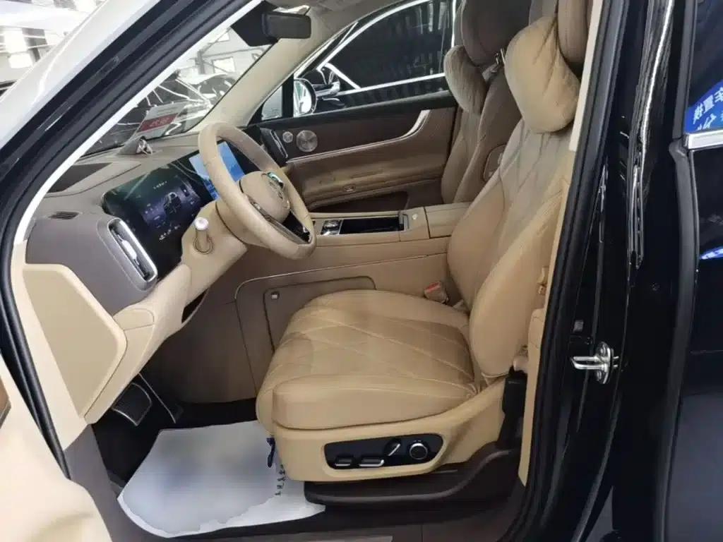 Wenjie M9 2025 Ultra Extended Range Edition 52kWh 6-Seat Version (192-line LiDAR) — миниатюра 15