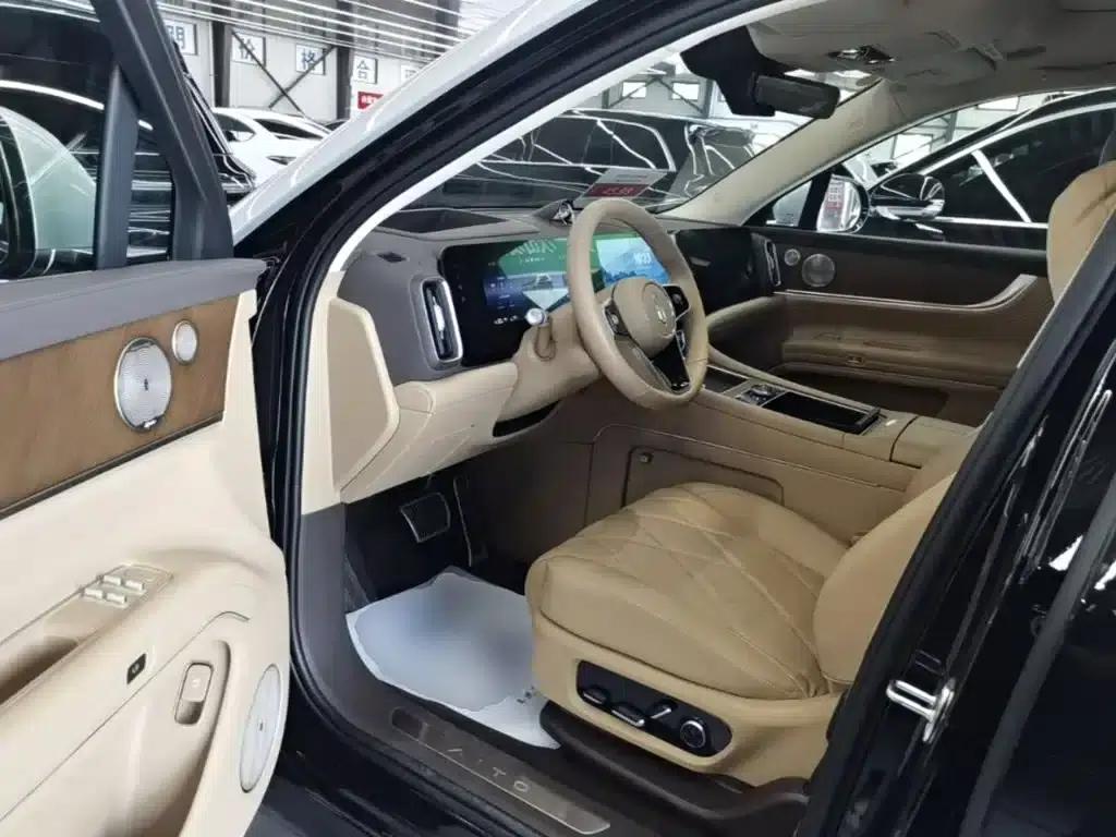 Wenjie M9 2025 Ultra Extended Range Edition 52kWh 6-Seat Version (192-line LiDAR) — миниатюра 16