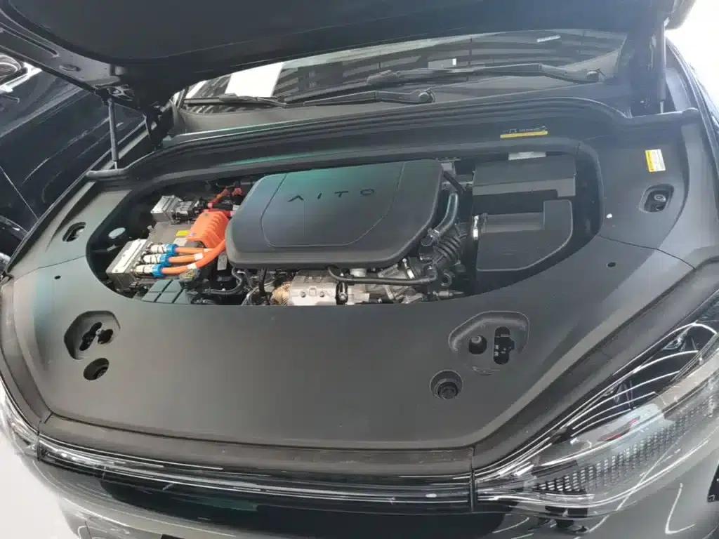 Wenjie M9 2025 Ultra Extended Range Edition 52kWh 6-Seat Version (192-line LiDAR) — миниатюра 20