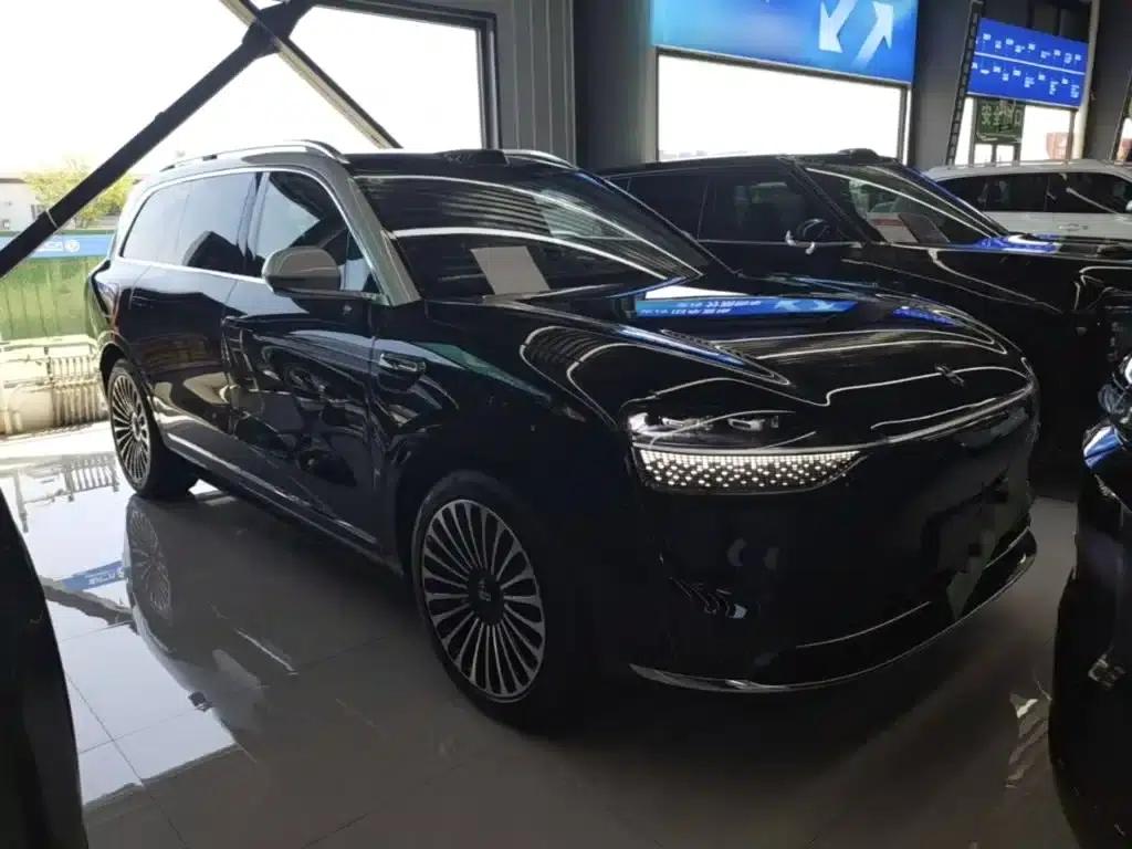 Wenjie M9 2025 Ultra Extended Range Edition 52kWh 6-Seat Version (192-line LiDAR) — миниатюра 4