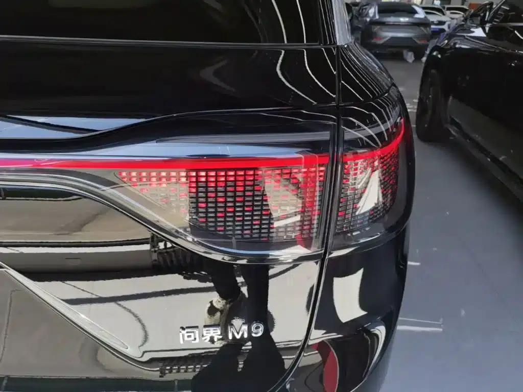 Wenjie M9 2025 Ultra Extended Range Edition 52kWh 6-Seat Version (192-line LiDAR) — миниатюра 8