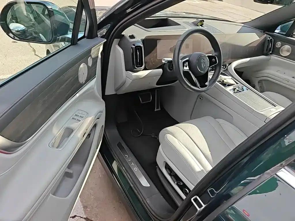 Wenjie M9 2025 Extended Range Max Edition 52kWh 6-Seat Version (192-line LiDAR) — миниатюра 16