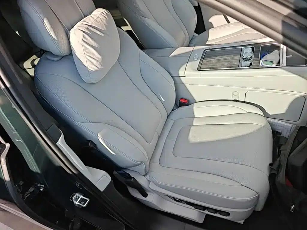 Wenjie M9 2025 Extended Range Max Edition 52kWh 6-Seat Version (192-line LiDAR) — миниатюра 25
