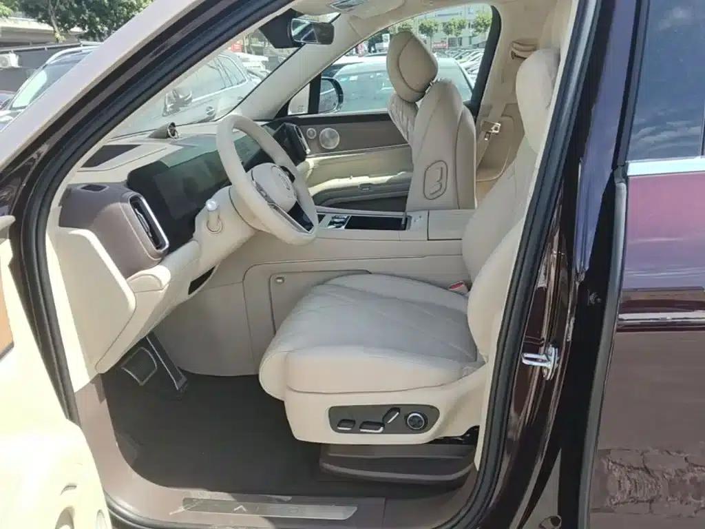 Wenjie M9 2025 Ultra Extended Range Edition 52kWh 6-Seat Version (192-line LiDAR) — миниатюра 15