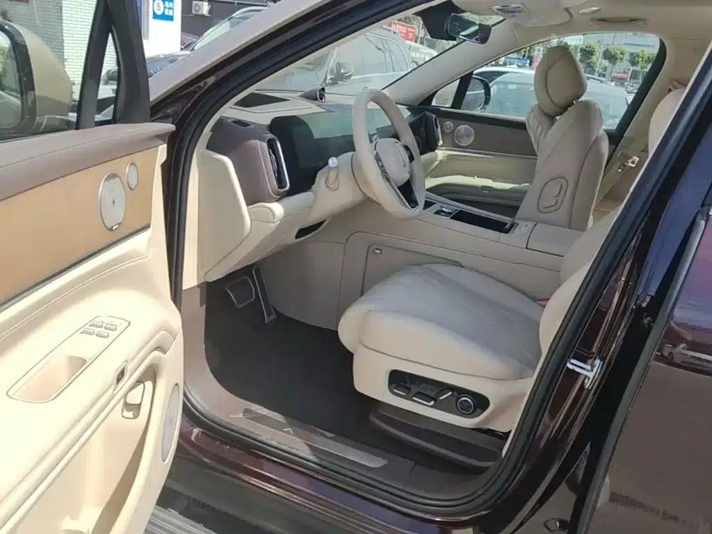 Wenjie M9 2025 Ultra Extended Range Edition 52kWh 6-Seat Version (192-line LiDAR) — миниатюра 16