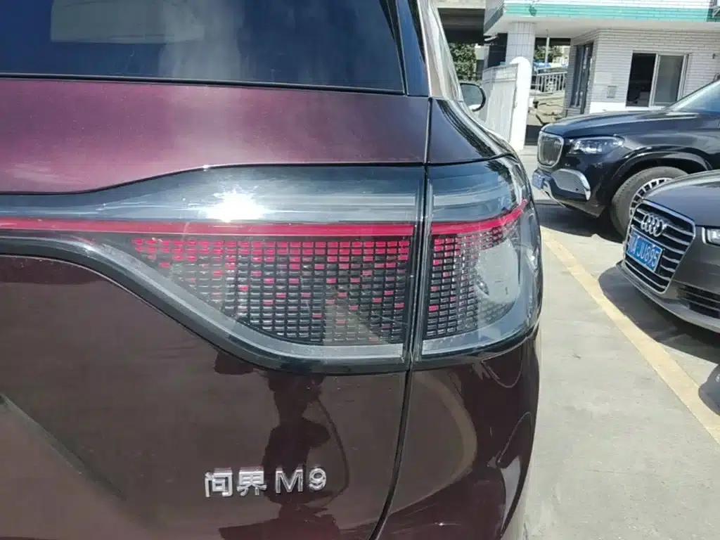 Wenjie M9 2025 Ultra Extended Range Edition 52kWh 6-Seat Version (192-line LiDAR) — миниатюра 8