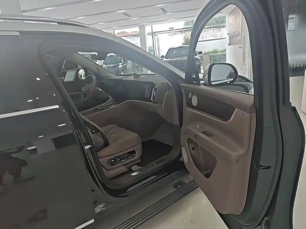 Wenjie M9 2025 Ultra Extended Range Edition (52kWh, 6-seater, 192-line LiDAR) — миниатюра 11