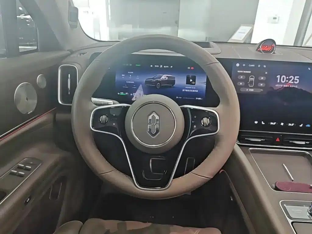 Wenjie M9 2025 Ultra Extended Range Edition (52kWh, 6-seater, 192-line LiDAR) — миниатюра 17