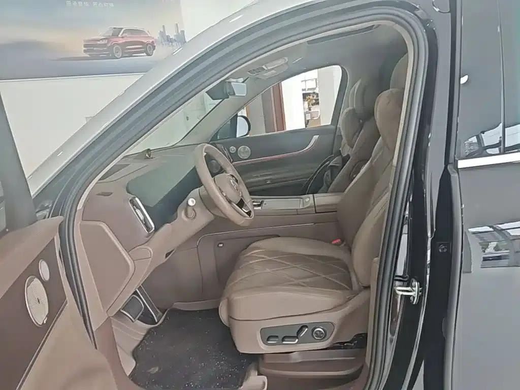 Wenjie M9 2025 Ultra Extended Range Edition (52kWh, 6-seater, 192-line LiDAR) — миниатюра 22