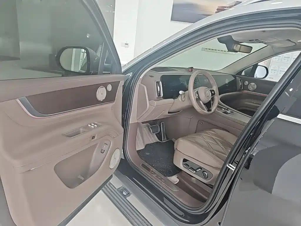 Wenjie M9 2025 Ultra Extended Range Edition (52kWh, 6-seater, 192-line LiDAR) — миниатюра 23